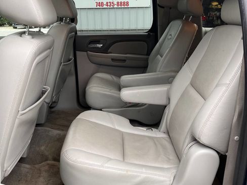 Used 2009 Chevrolet Suburban LTZ image 13