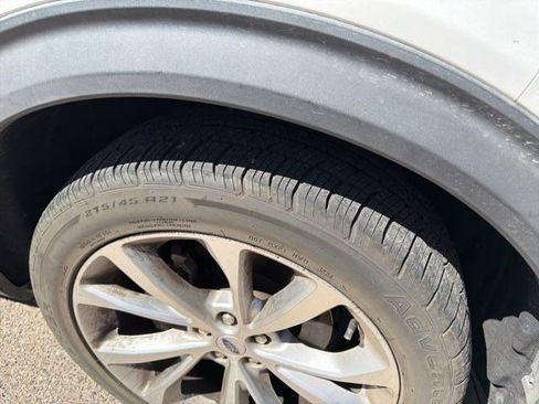 Used 2021 Ford Explorer Platinum w/ Equipment Group 601A image 8