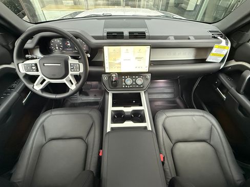 Used 2026 Land Rover Defender 110 X-Dynamic SE AWD/4WD image 16