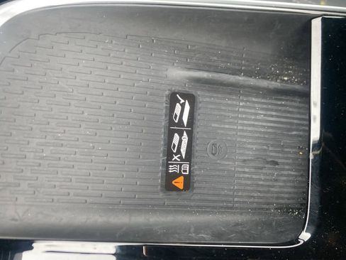 Used 2025 Buick Enclave Preferred image 28