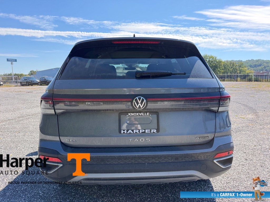 Used 2025 Volkswagen Taos SEL w/ Black Wheel Plus Package AWD/4WD image 4