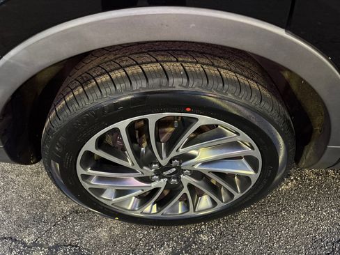 Used 2020 Lincoln Nautilus Reserve w/ Cargo Utility Package image 10