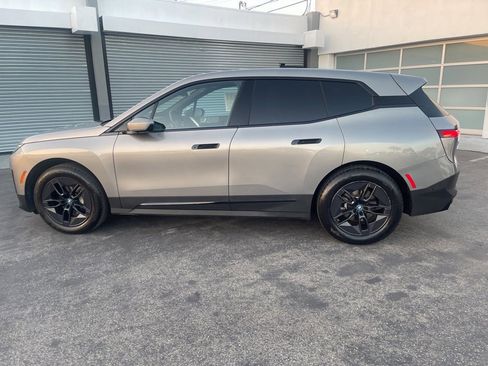 Used 2023 BMW iX xDrive50 image 12