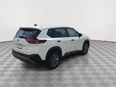 Used 2023 Nissan Rogue S AWD/4WD image 8