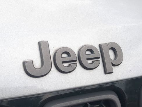 Used 2020 Jeep Compass Trailhawk AWD/4WD image 13
