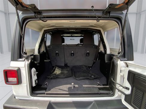 Used 2021 Jeep Wrangler Unlimited Sport image 11