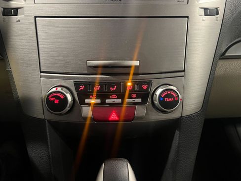 Used 2011 Subaru Outback 2.5i Premium image 19