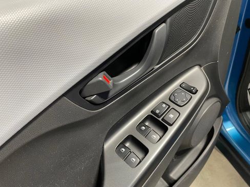 Used 2020 Hyundai Kona SE image 11