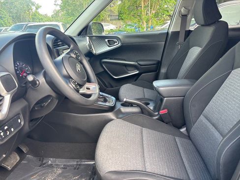 Used 2021 Kia Soul S image 10