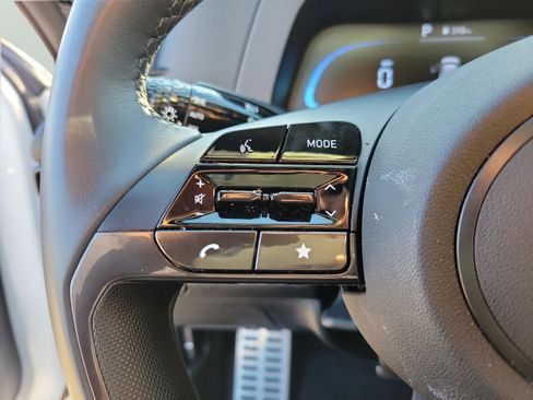 Certified 2025 Hyundai Elantra Sport image 18