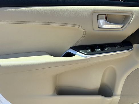 Used 2015 Toyota Camry XLE FWD image 10