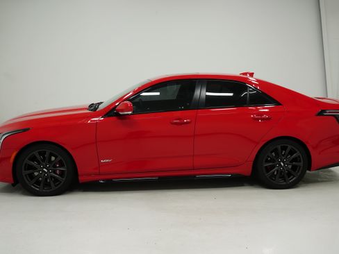 Used 2020 Cadillac CT4 V RWD image 7