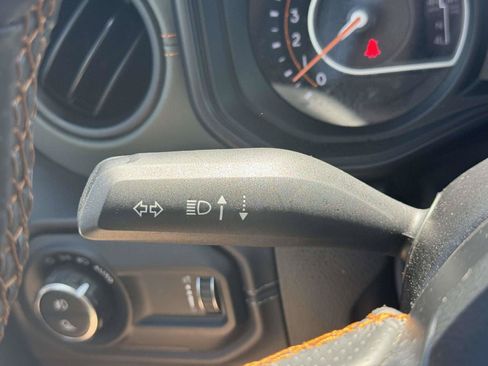 Used 2024 Jeep Gladiator Mojave AWD/4WD image 22