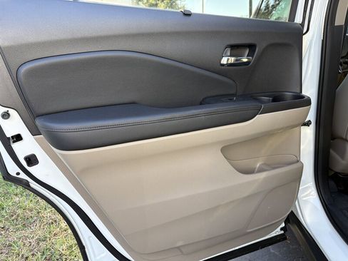Used 2020 Honda Pilot Elite image 23