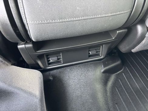 Used 2020 Chevrolet Silverado 1500 Custom w/ Custom Value Package image 32