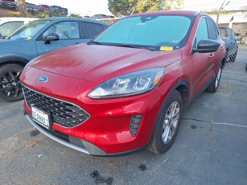 Used 2022 Ford Escape SE image 3