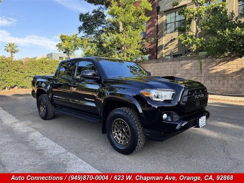 Used 2019 Toyota Tacoma TRD Sport AWD/4WD image 1