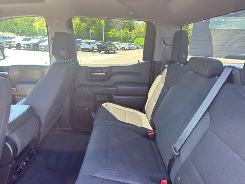 Certified 2021 Chevrolet Silverado 1500 LT AWD/4WD image 33