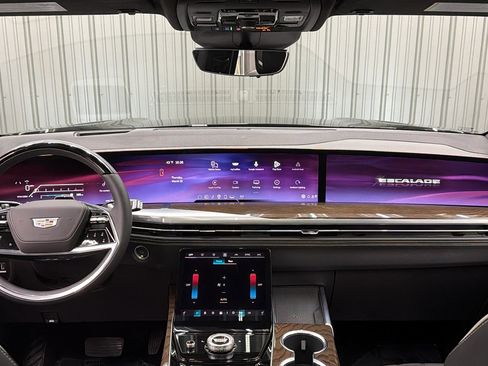 Used 2026 Cadillac Escalade Platinum Sport w/ LPO, ONYX Package image 33