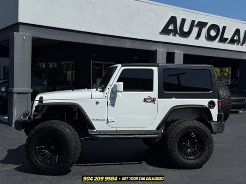 Used 2016 Jeep Wrangler Sahara w/ Connectivity Group AWD/4WD image 3
