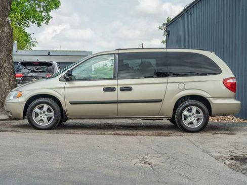 Used 2005 Dodge Grand Caravan SE w/ Popular Equipment Group I image 3