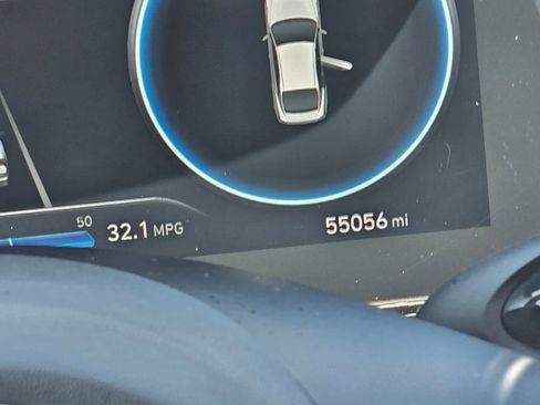 Used 2021 Hyundai Elantra Limited FWD image 17