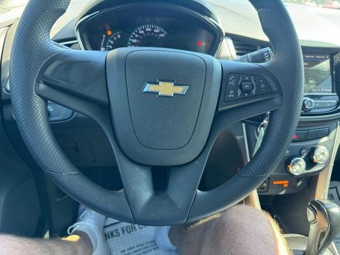 Used 2019 Chevrolet Trax LS image 16
