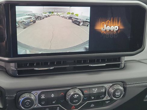 New 2025 Jeep Wrangler Unlimited Sahara AWD/4WD image 9