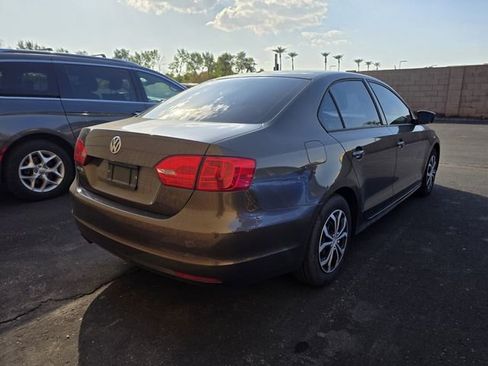 Used 2014 Volkswagen Jetta S image 4
