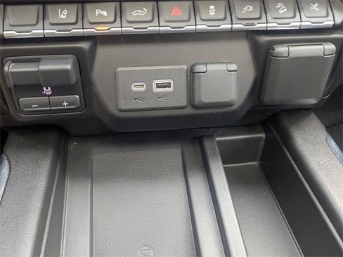 Used 2021 GMC Sierra 2500 AT4 w/ AT4 Premium Plus Package image 24