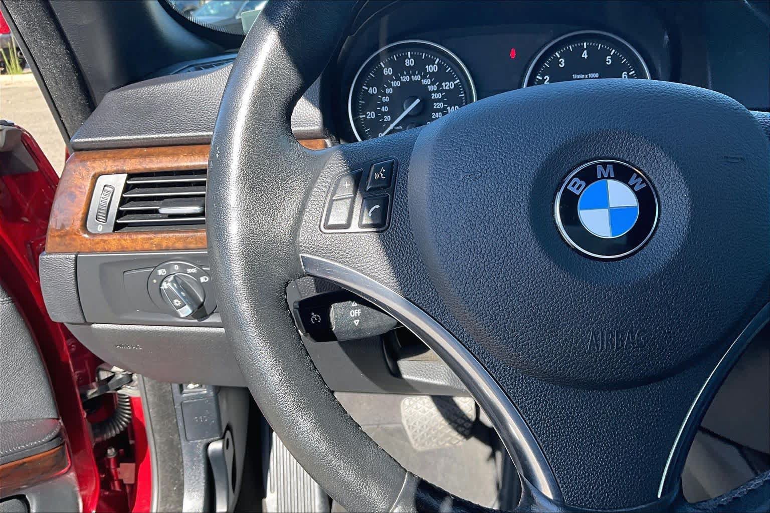 Used 2012 BMW 328i Convertible RWD image 23