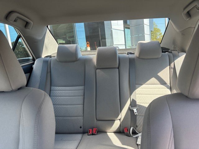 Used 2017 Toyota Camry LE FWD image 30