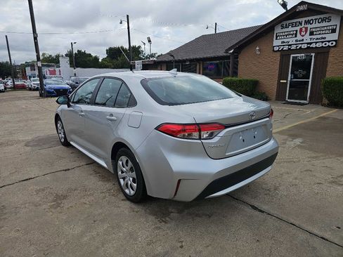 Used 2024 Toyota Corolla LE image 3