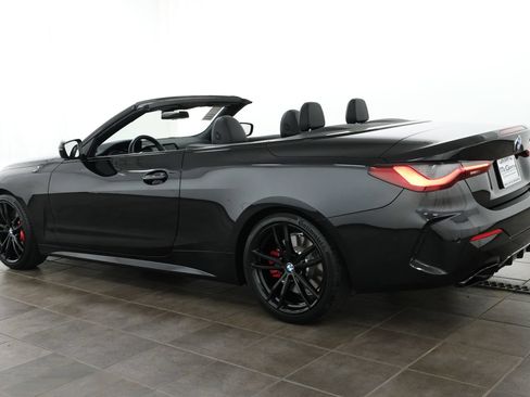 Used 2022 BMW M440i Convertible RWD image 4
