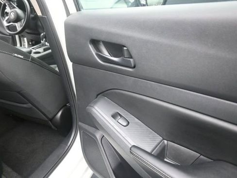 Used 2025 Nissan Altima 2.5 SV FWD image 29