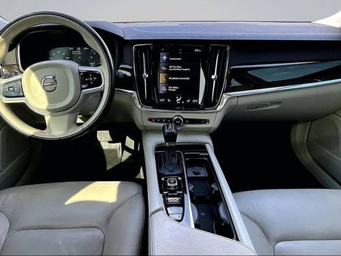 Used 2018 Volvo S90 T6 Momentum w/ Convenience Package image 7