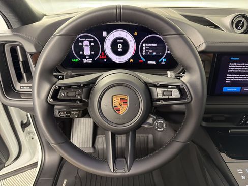 Used 2026 Porsche Cayenne GTS AWD/4WD image 18