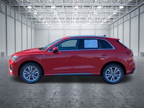 Used 2025 Audi Q3 2.0T Premium image 2