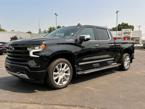 Used 2024 Chevrolet Silverado 1500 High Country w/ Technology Package AWD/4WD image 5
