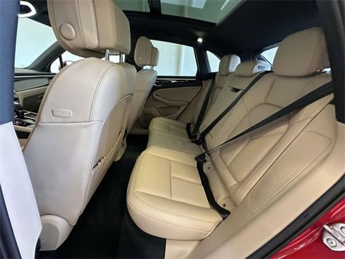 Used 2024 Porsche Macan image 19