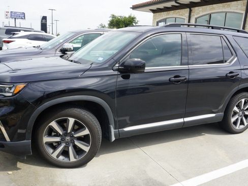 Used 2024 Honda Pilot Elite image 4