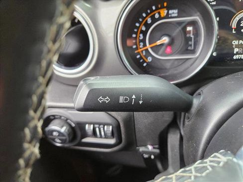 Used 2021 Jeep Gladiator Overland image 17