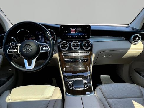 Used 2021 Mercedes-Benz GLC 300 4MATIC w/ Premium Package image 7