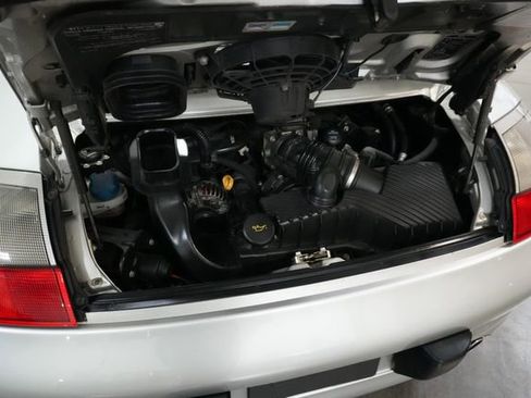 Used 2004 Porsche 911 Carrera RWD image 19