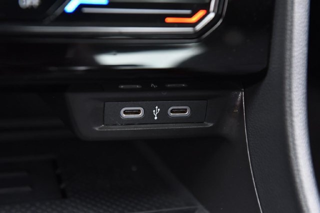 Used 2025 Volkswagen Jetta SE w/ Sunroof Package FWD image 16