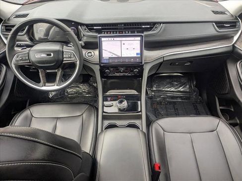 Used 2023 Jeep Grand Cherokee Limited image 17