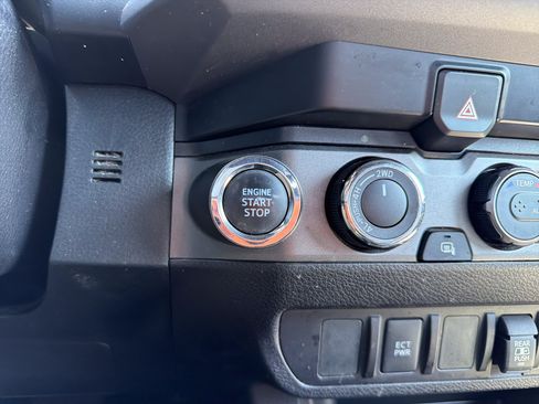Used 2023 Toyota Tacoma TRD Off-Road AWD/4WD image 17