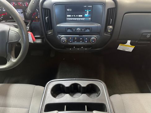Used 2018 Chevrolet Silverado 1500 Custom w/ Custom Convenience Package RWD image 22