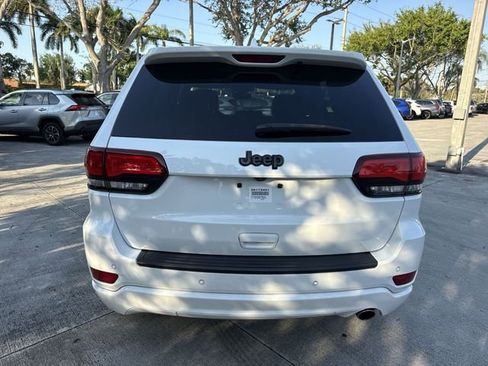 Used 2019 Jeep Grand Cherokee Altitude image 23