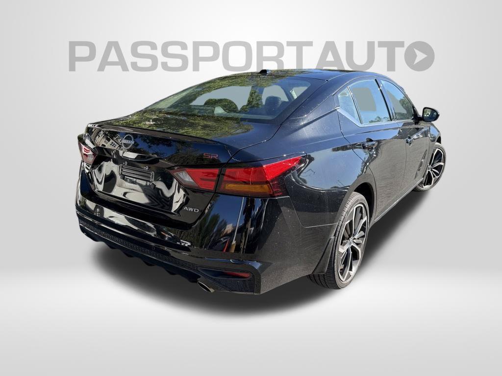 Used 2024 Nissan Altima 2.5 SR w/ SR Premium Package AWD/4WD image 2